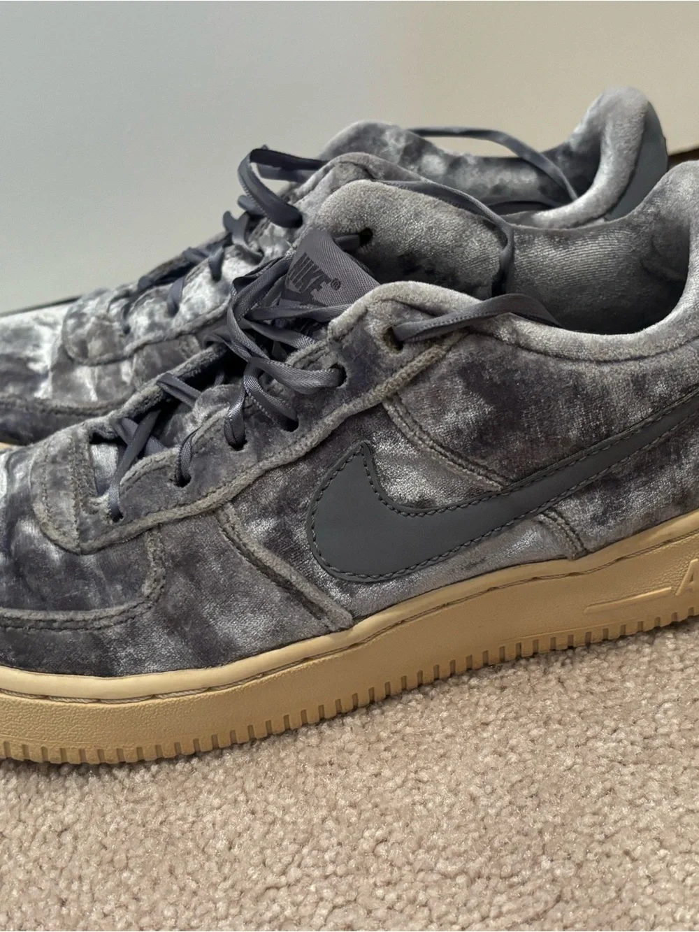 Nike Air Force 1 Women’s Size 6 Crushed Velvet Low-Top Sneakers Dark Sky Blue